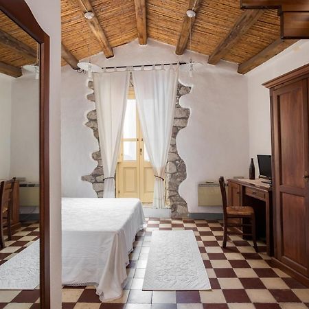 Locanda Di Corte Боза Екстериор снимка