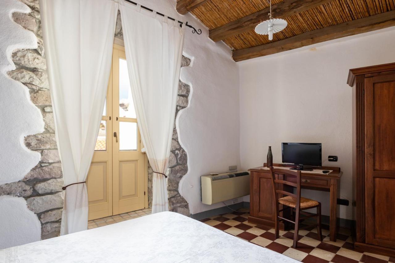 Locanda Di Corte Боза Екстериор снимка