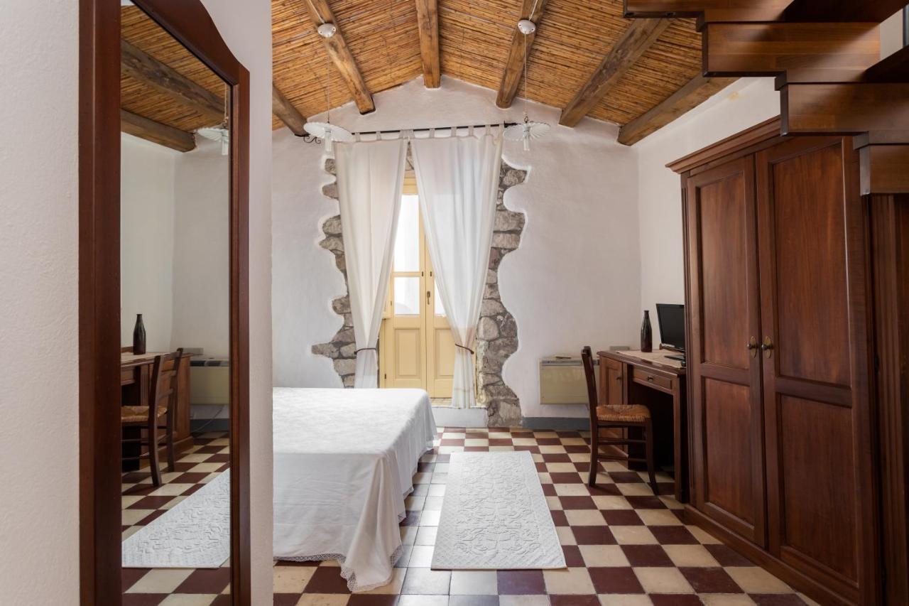 Locanda Di Corte Боза Екстериор снимка